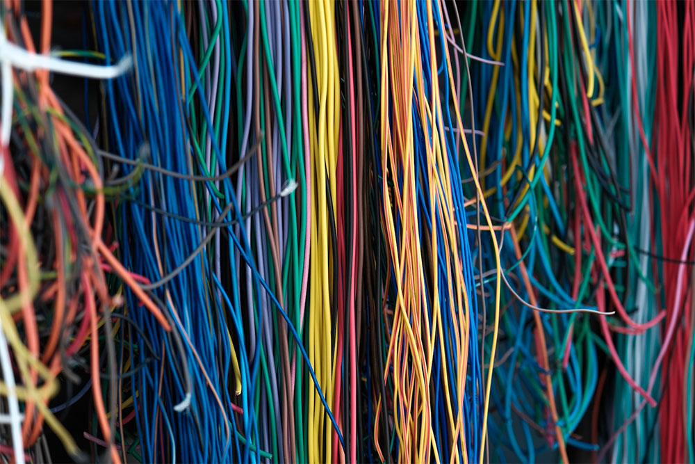Предимствата на използването на кабелни връзки за управление на кабели