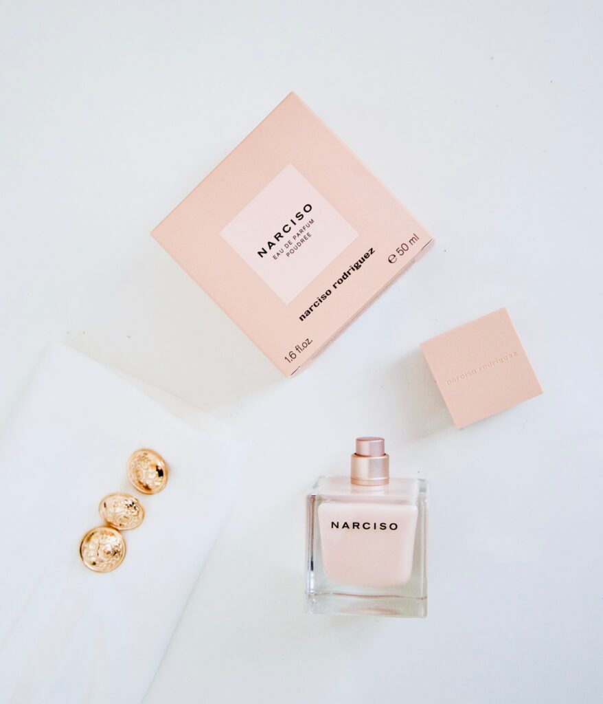 Narciso Rodriguez за нея: емблематичният аромат, който промени парфюмерийната индустрия
